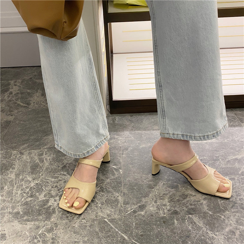 Chic Chunky Heel Sandals by Sophie Laurie