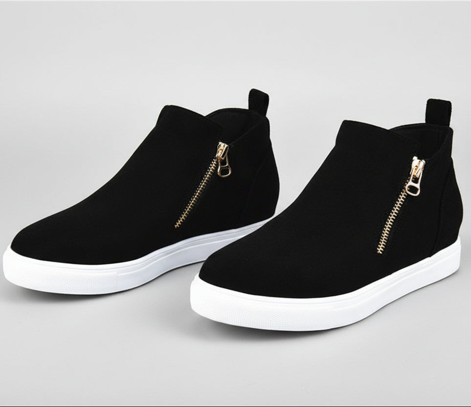 Chic Suede Round Toe Flats by Sophie Laurie