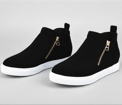 Chic Suede Round Toe Flats by Sophie Laurie