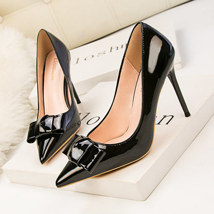 Elegant Bow Pointed Heels by Sophie Laurie