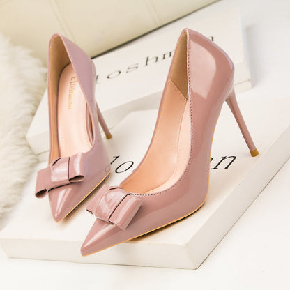 Elegant Bow Pointed Heels by Sophie Laurie