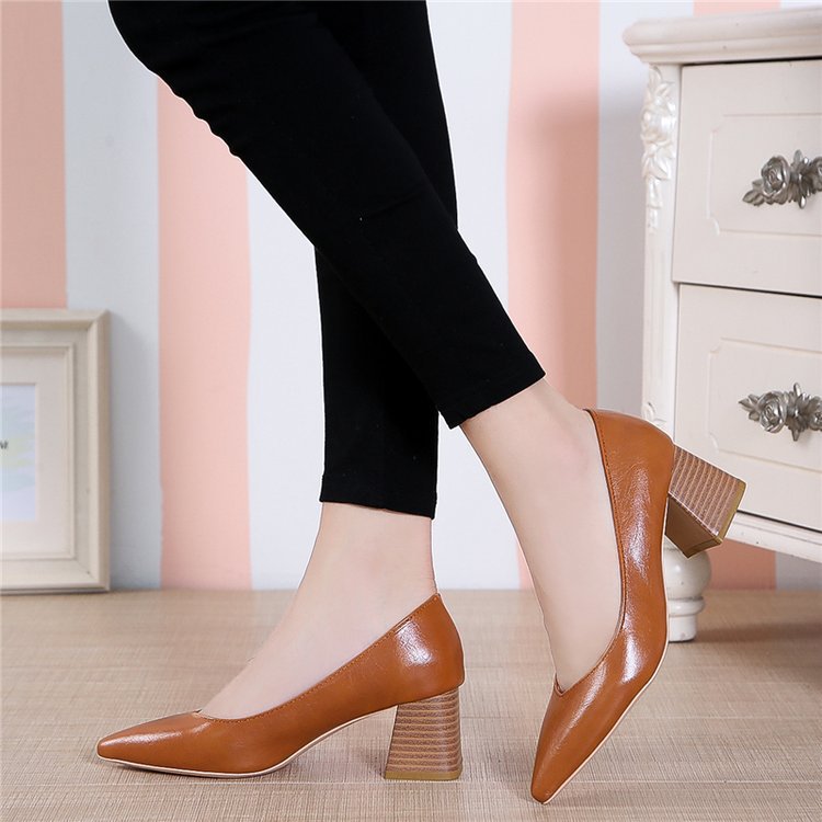 Chic Pointed Toe Heels by Sophie Laurie