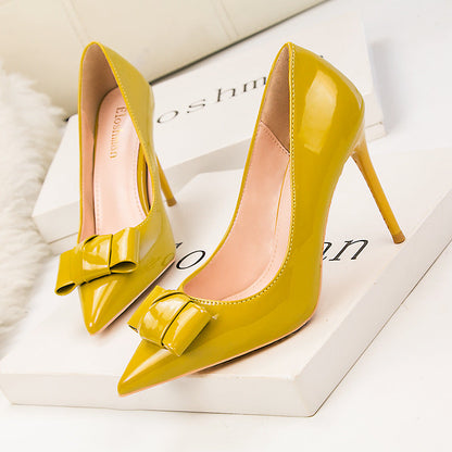 Elegant Bow Pointed Heels by Sophie Laurie