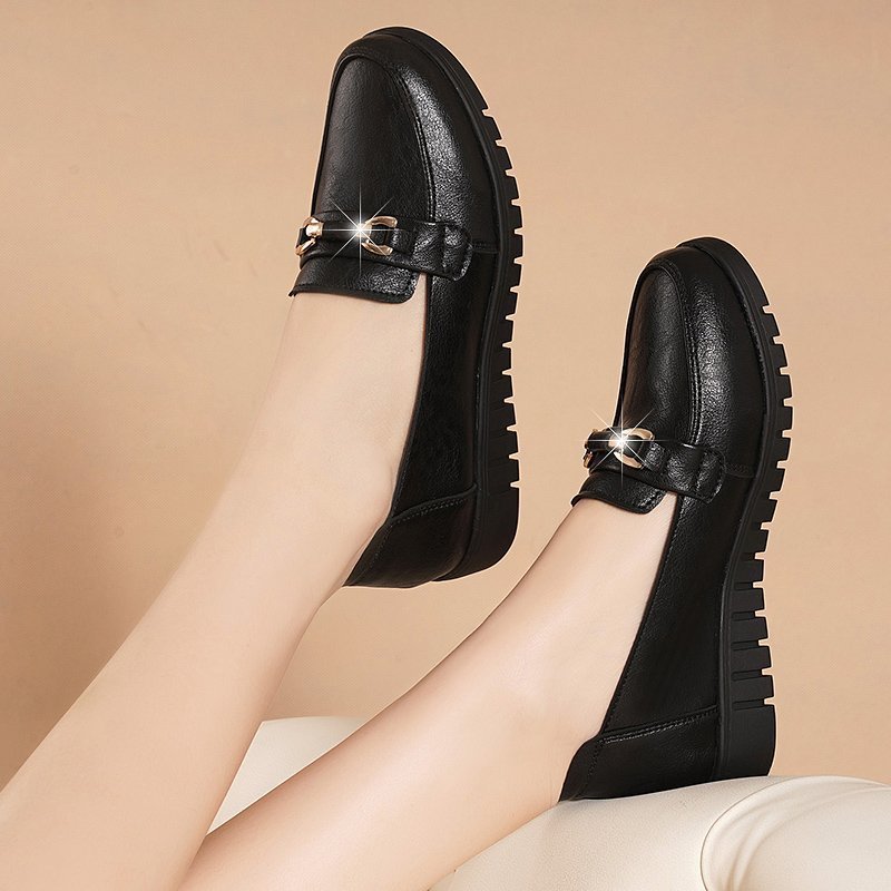 Elegant Comfort Sophie Laurie Leather Flat Loafers