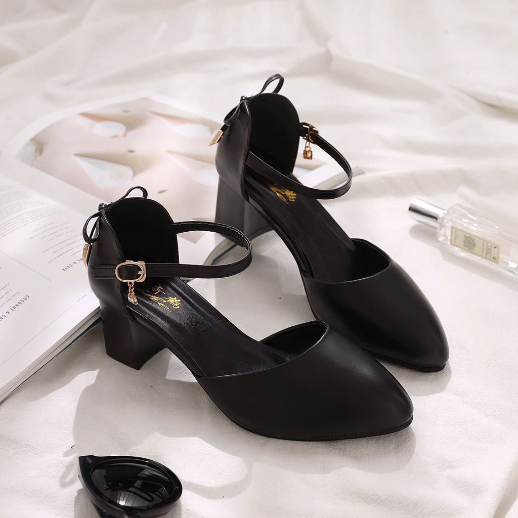 Elegant Chunky Heel Pumps by Sophie Laurie