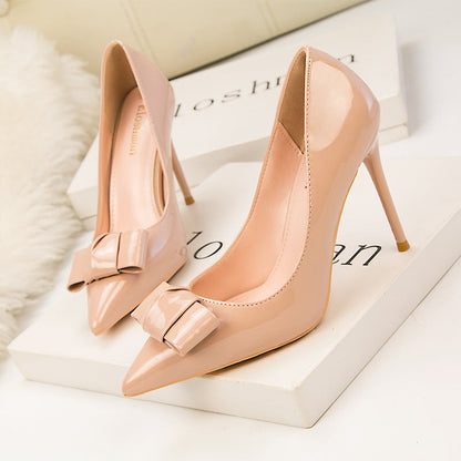 Elegant Bow Pointed Heels by Sophie Laurie